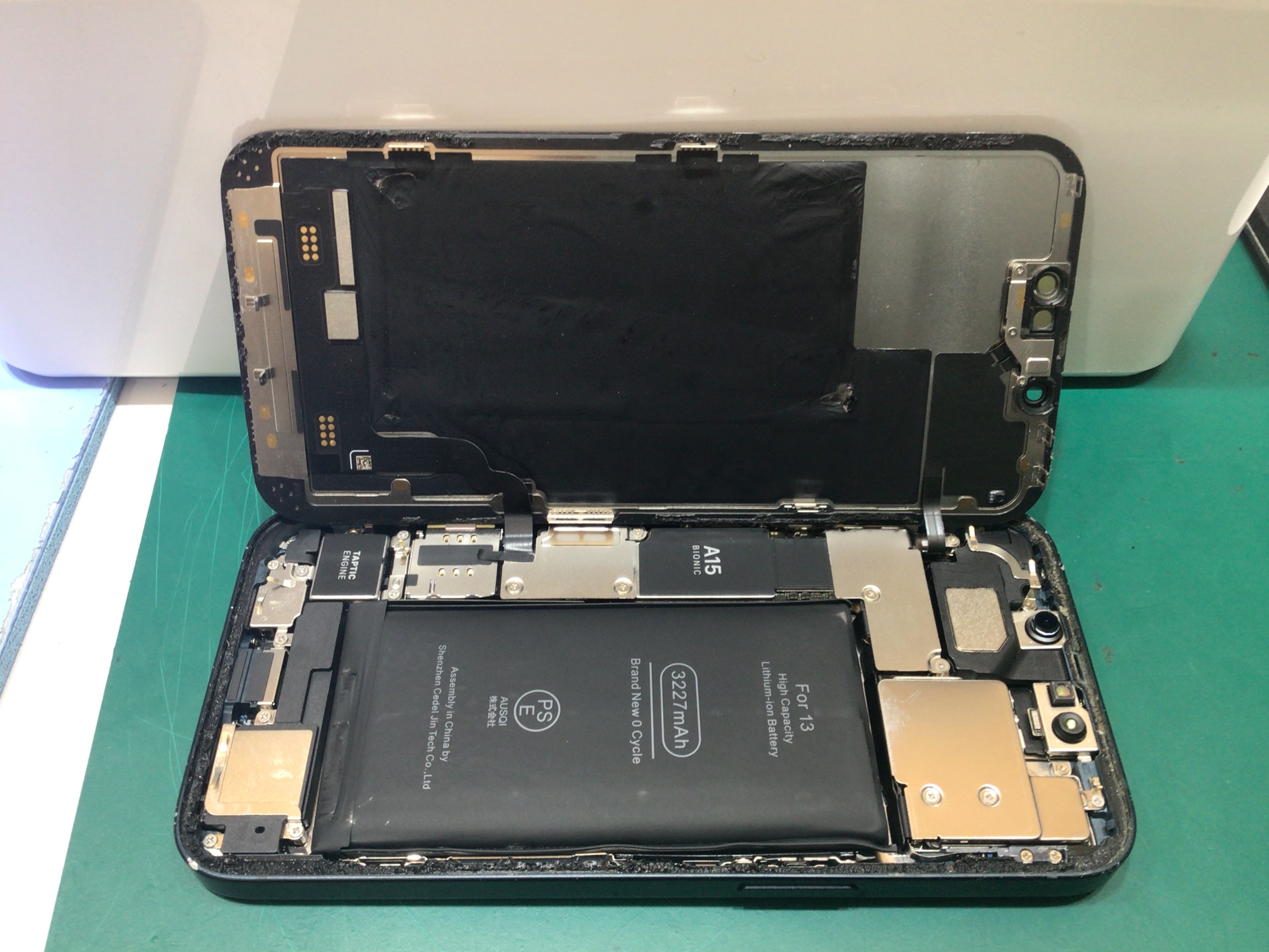 iPhone13のバッテリー交換は、データそのまま・即日修理のスマホ修理工房　海老名店へ！